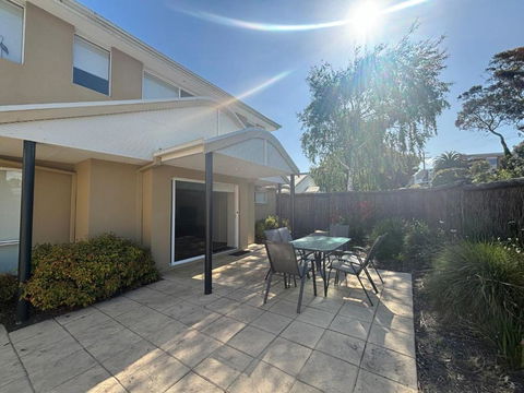 Sandpiper 10 - Close To Town And Beach - Accommodation Port Macquarie 1