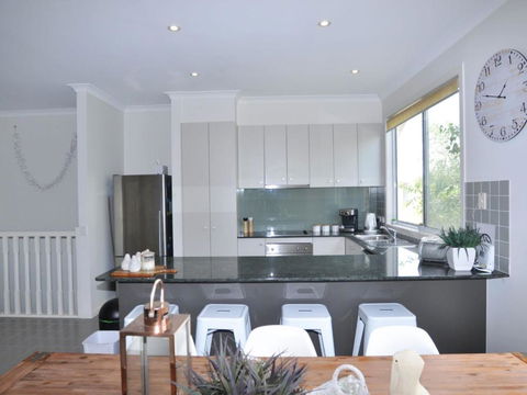Sandpiper 3 - Close To Town And Beach - Accommodation Port Macquarie 2