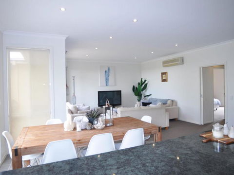Sandpiper 3 - Close To Town And Beach - Accommodation Port Macquarie 0