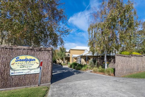 Sandpiper 5 - Close To Town And Beach - Accommodation Port Macquarie 1