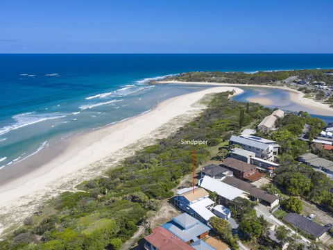 Sandpiper Beachfront House - Hastings Point - Accommodation Port Macquarie 2