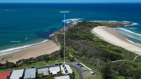 Sandrift Two - Oceanstays - Accommodation Port Macquarie 3