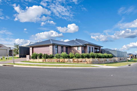 Sandstone - Family Entertainer, Refined Living - Accommodation Port Macquarie 3