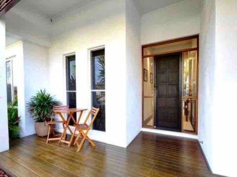 Sandstone Point Luxury 5 Bedroom Home - Accommodation Port Macquarie 3