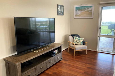Sandy Bottoms Beach Escape - Accommodation Port Macquarie 3