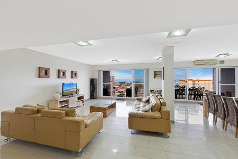 Sandy Cove Apartment The Entrance 48a - Accommodation Port Macquarie 1