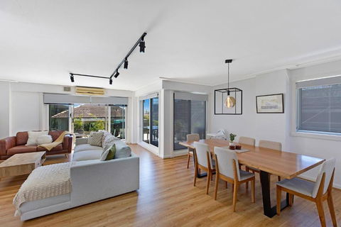 Sandy Cove Apartment The Entrance 8 - Accommodation Port Macquarie 0
