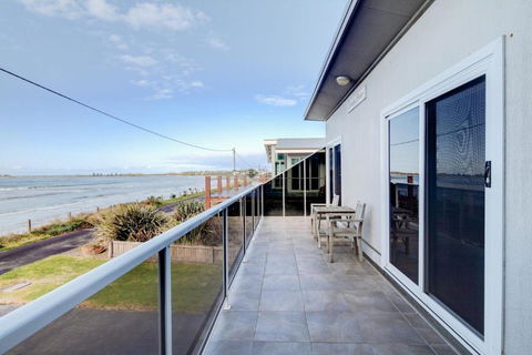 Sandy Cove - Accommodation Port Macquarie 3