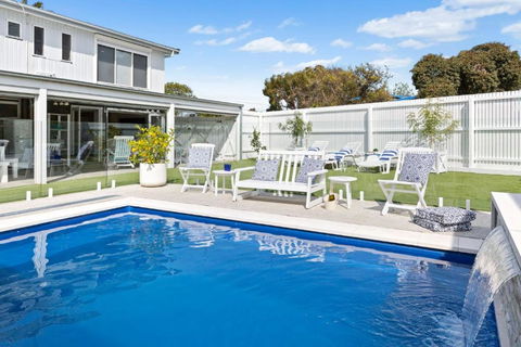 SANTORINI BEACH HOUSE SAFETY BEACH - Accommodation Port Macquarie 0