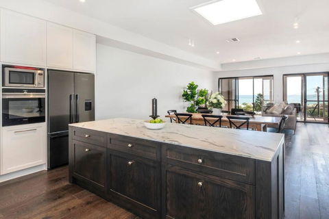 SEA FOR MILES At Semaphore To Relax & Unwind - Accommodation Port Macquarie 3