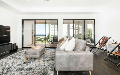 SEA FOR MILES At Semaphore To Relax & Unwind - Accommodation Port Macquarie 0