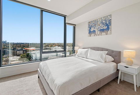 Serene Escape Panoramic Views, Pool, Gym, Sauna - Accommodation Port Macquarie 2
