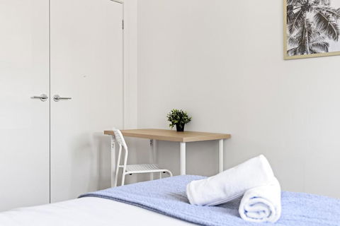 Serene Double Room In Panania - Close To Stations & Shops - Shared Bathroom - Accommodation Port Macquarie 2