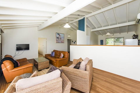Sheoak On Wedge - Well Appointed Property Close To Beach - Accommodation Port Macquarie 3