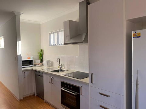 Smart Modern Close City/Airport WIFI/Park/Netflix - Accommodation Port Macquarie 1