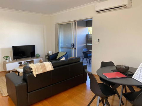 Smart Modern Close City/Airport WIFI/Park/Netflix - Accommodation Port Macquarie 3