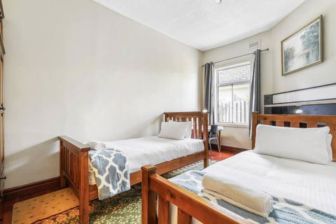Spacious Urban Delight In Coburg - Accommodation Port Macquarie 3