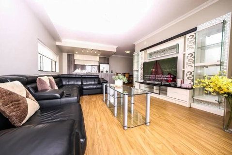Spacious 3bed Apt With Pool & Gym Near Parramatta - Accommodation Port Macquarie 3