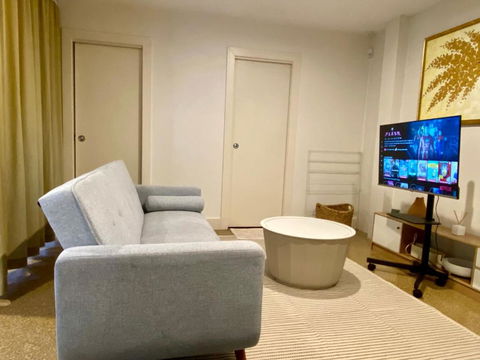 Spacious Self-Contained Guest Suite - Accommodation Port Macquarie 2