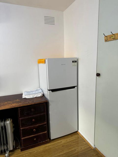 Springvale Couple Room With Shared Bathroom - Accommodation Port Macquarie 3