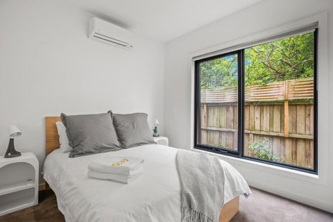 StayAU Modern 4-bedroom TH Bayswater - Accommodation Port Macquarie 2