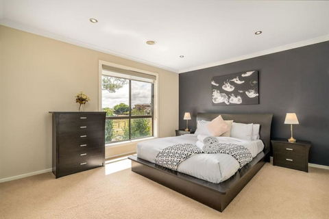 Superb 3BR Townhouse Near Town Centre - Accommodation Port Macquarie 1