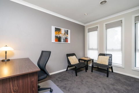 Superb 3BR Townhouse Near Town Centre - Accommodation Port Macquarie 2