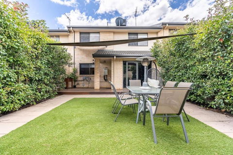 Superb 3BR Townhouse Near Town Centre - Accommodation Port Macquarie 3
