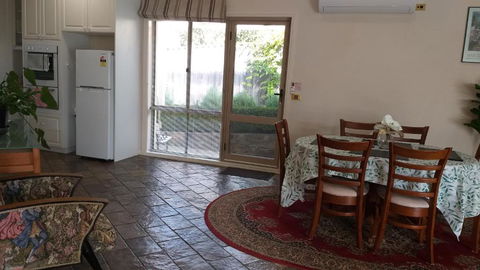 Sweet Holiday Home By The Golf Course - Accommodation Port Macquarie 3