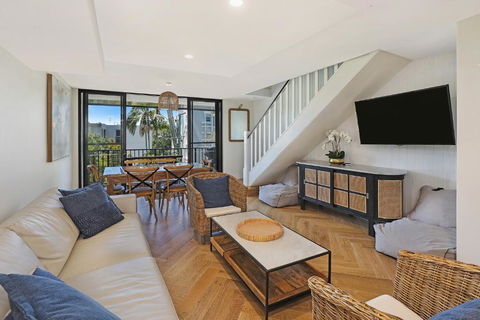 TARA7- On Trend At Taranaki - Accommodation Port Macquarie 0