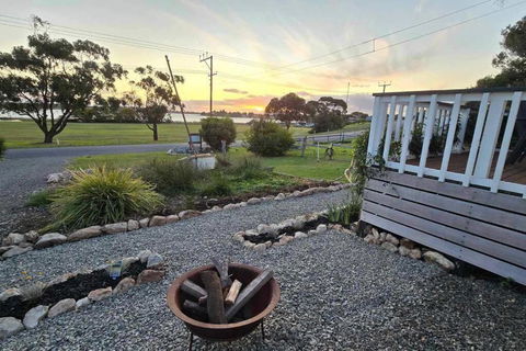 The Boathouse, A Place To Unwind & Explore - Accommodation Port Macquarie 3
