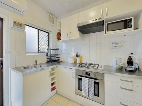 The Cosy Corner - Your Chic Adelaide Base - Accommodation Port Macquarie 3