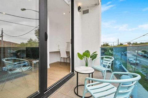 The Even Apartment In Carnegie With Parking - Accommodation Port Macquarie 3