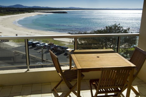 Beachpoint, Unit 402, 28 North Street - Accommodation Port Macquarie 2