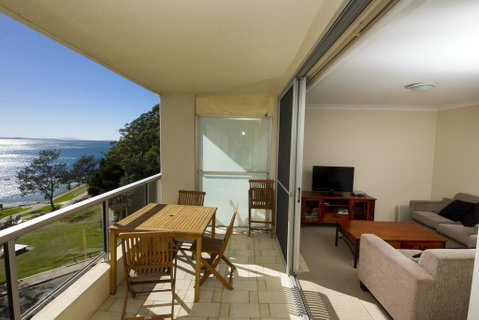 Beachpoint, Unit 402, 28 North Street - Accommodation Port Macquarie 3