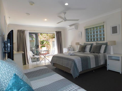 Beachport Bed & Breakfast - Accommodation Port Macquarie 3