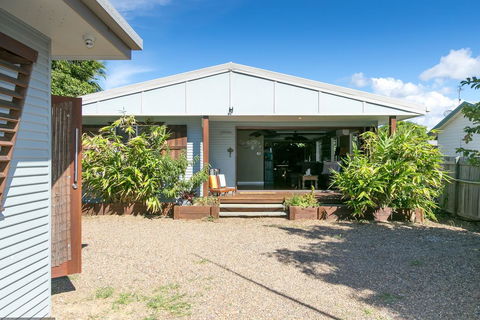 Beachside Cottages - Accommodation Port Macquarie 2