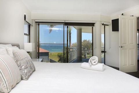 BEACHSIDE MANOR - Walk To The Beach - Accommodation Port Macquarie 1
