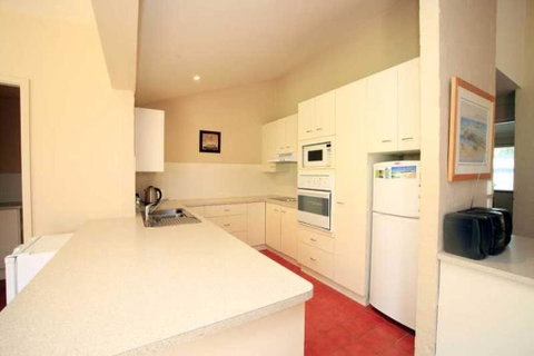 BEACHSIDE VILLA 2 - Accommodation Port Macquarie 0