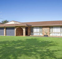 Beachway - beach access at end of street - Accommodation Port Macquarie