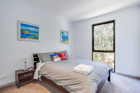 Beautiful Beachfront Apartment At Capel Sound - Accommodation Port Macquarie 3