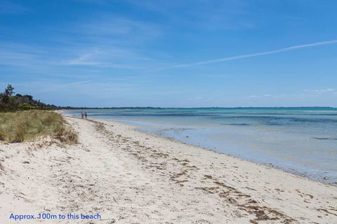 Beautiful Beachfront Apartment At Capel Sound - Accommodation Port Macquarie 0