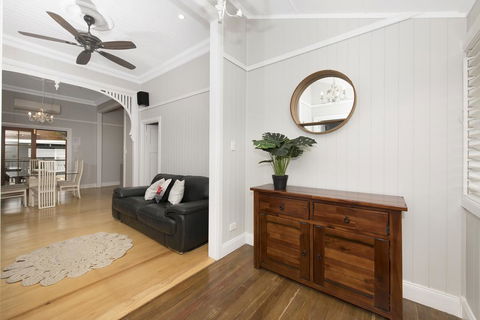 Beautiful Queenslander - Accommodation Port Macquarie 3
