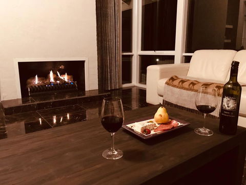 Beautiful Resort Retreat Villa In The Yarra Valley - Entertainer's Delight - Accommodation Port Macquarie 1