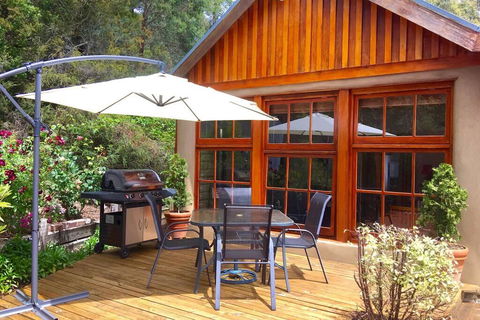 BEAUTIFUL RETREAT - 20 Mins To CBD And Only 10 Mins To MONA! - Accommodation Port Macquarie 1