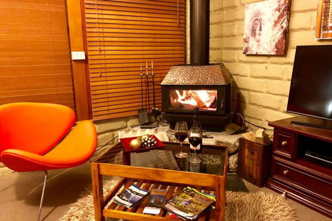 BEAUTIFUL RETREAT - 20 Mins To CBD And Only 10 Mins To MONA! - Accommodation Port Macquarie 3