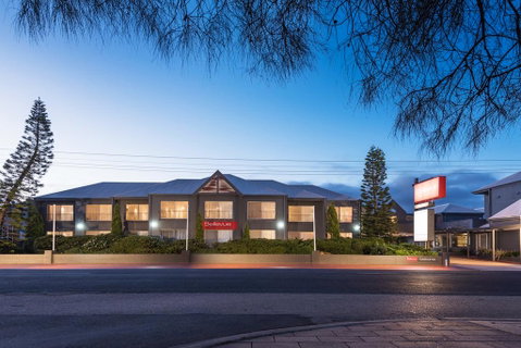 Bellevue On The Lakes - Accommodation Port Macquarie 0