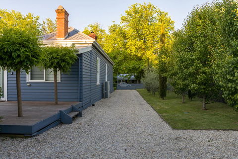 Belmont At Beechworth 2 Bedrooms, 2 Bathrooms, 2 Couples - Accommodation Port Macquarie 3