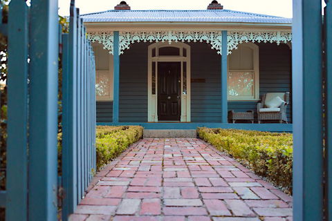 Belmont At Beechworth 2 Bedrooms, 2 Bathrooms, 2 Couples - Accommodation Port Macquarie 1