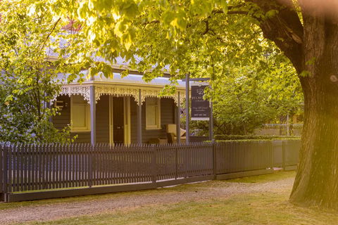 Belmont At Beechworth 2 Bedrooms, 2 Bathrooms, 2 Couples - Accommodation Port Macquarie 0